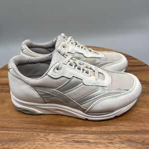 SAS White Silver Sued Live to Walk Sneakers Womens Size 7 WW